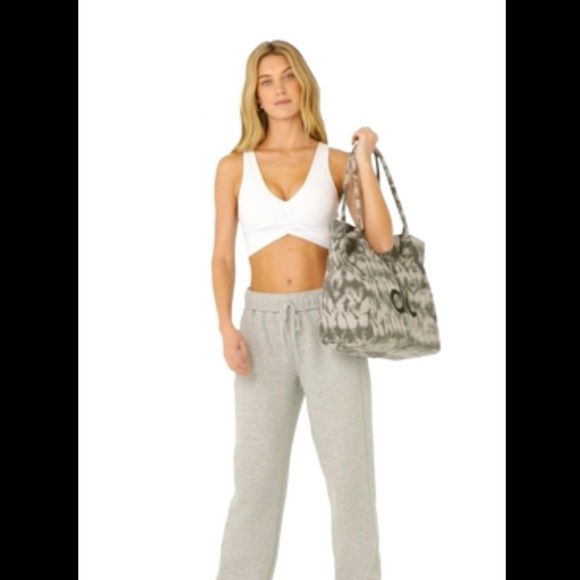 NWT ALO yoga Grey Tie dye shopper tote - Picture 8 of 16